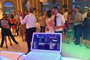 18 DJ oprema i svjetlosni efekti na vjenčanju